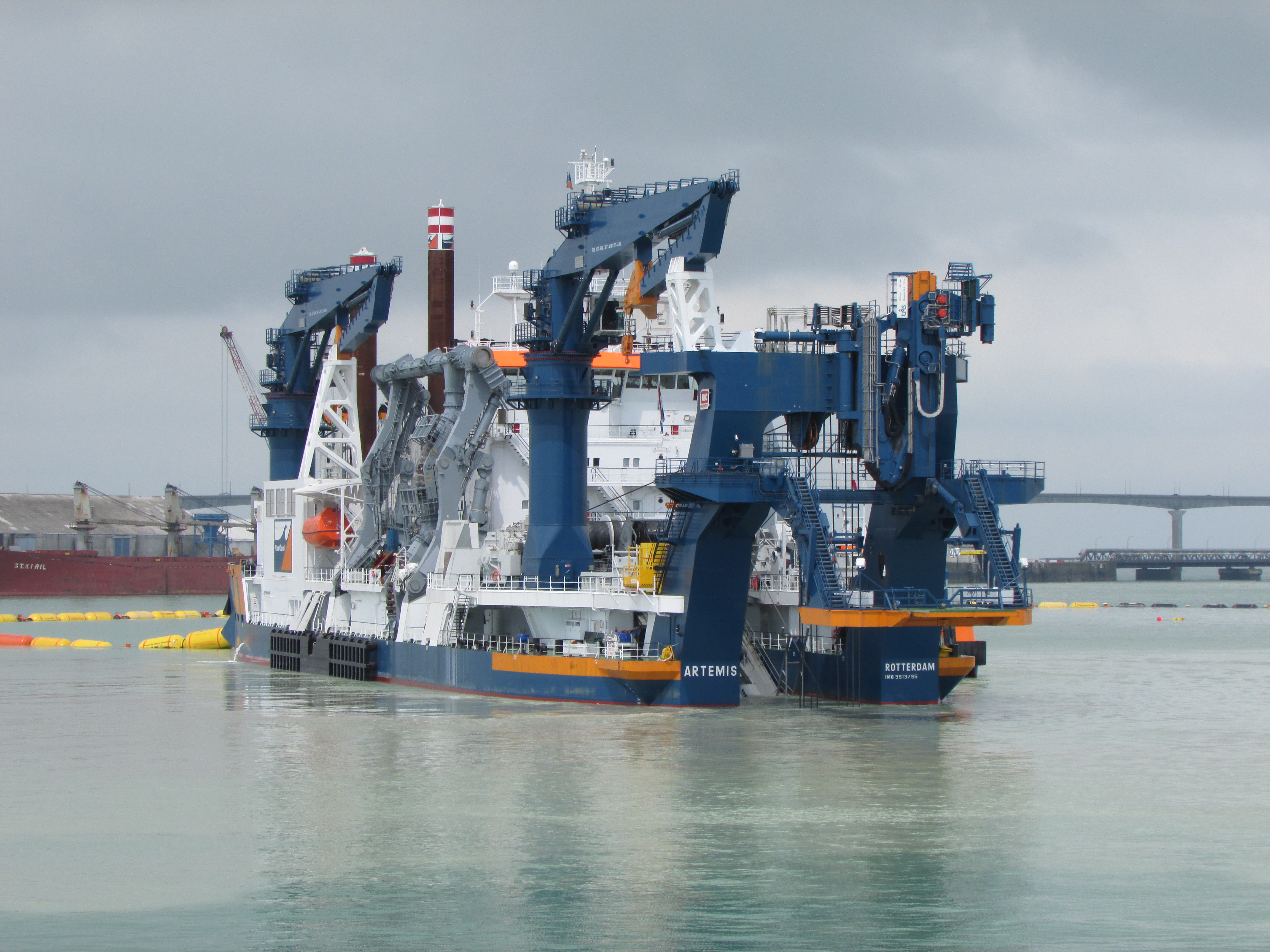 CSD Artemis in port France